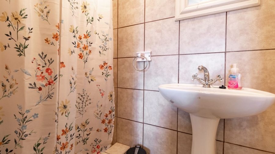 4 Bedroom Property for Sale in Gordons Bay Central Western Cape
